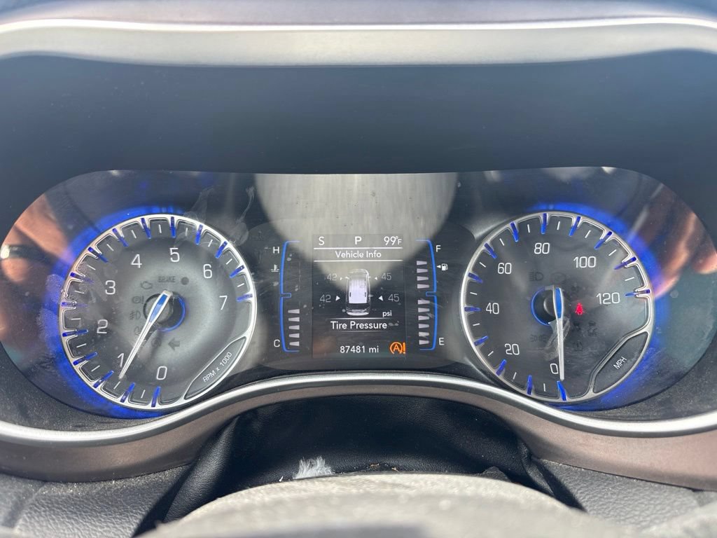 Used 2020 Chrysler Voyager Lxi FWD image 14