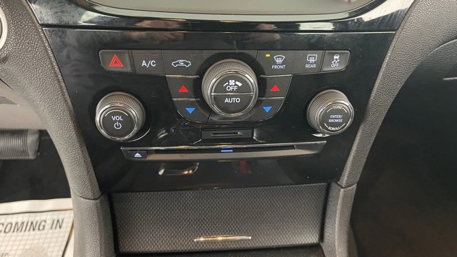 Used 2014 Chrysler 300 S image 41