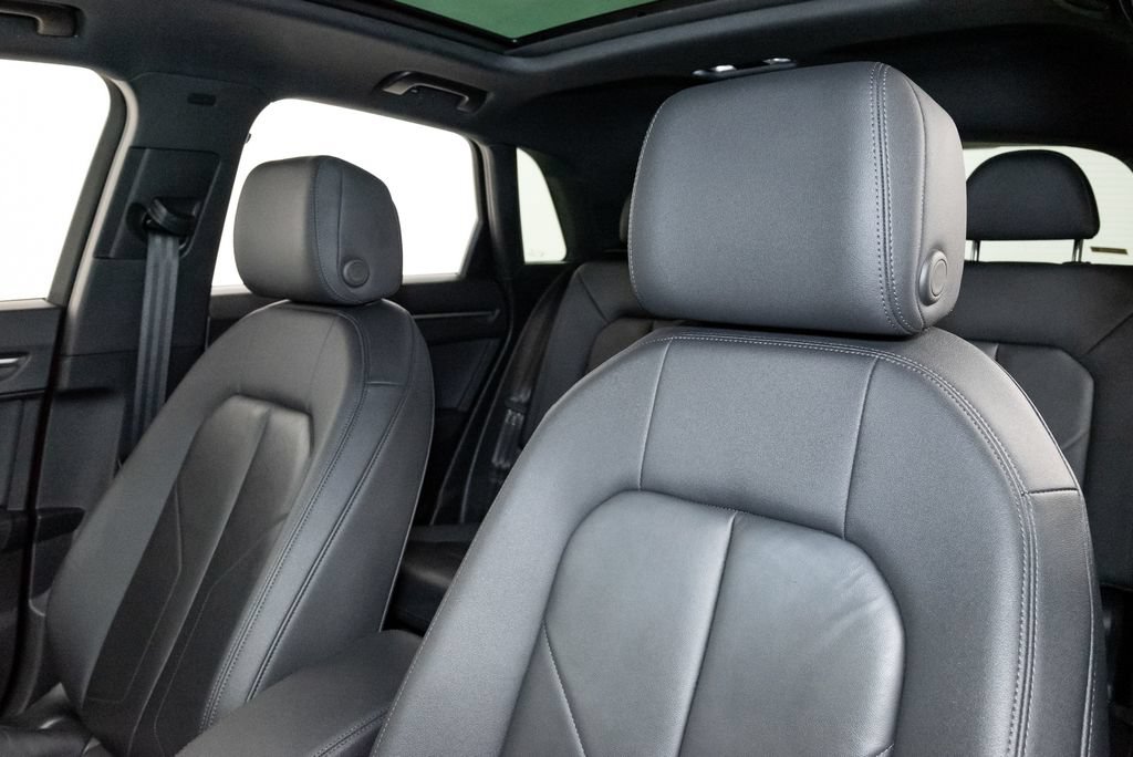 Used 2025 Audi Q3 2.0T Premium AWD/4WD image 12