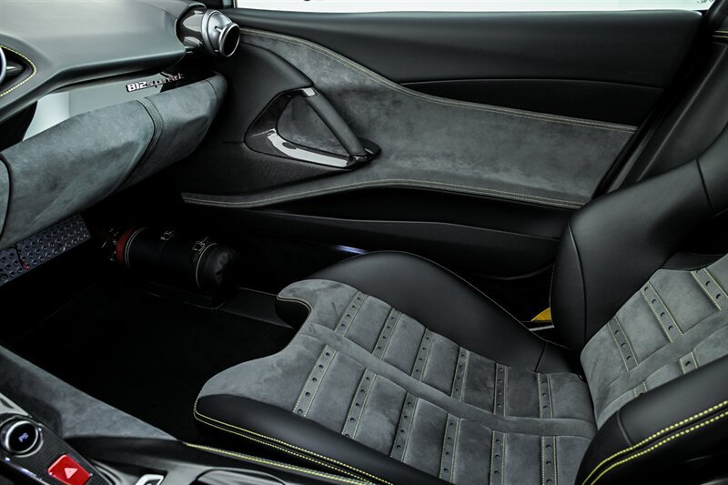 Used 2020 Ferrari 812 Superfast RWD image 35