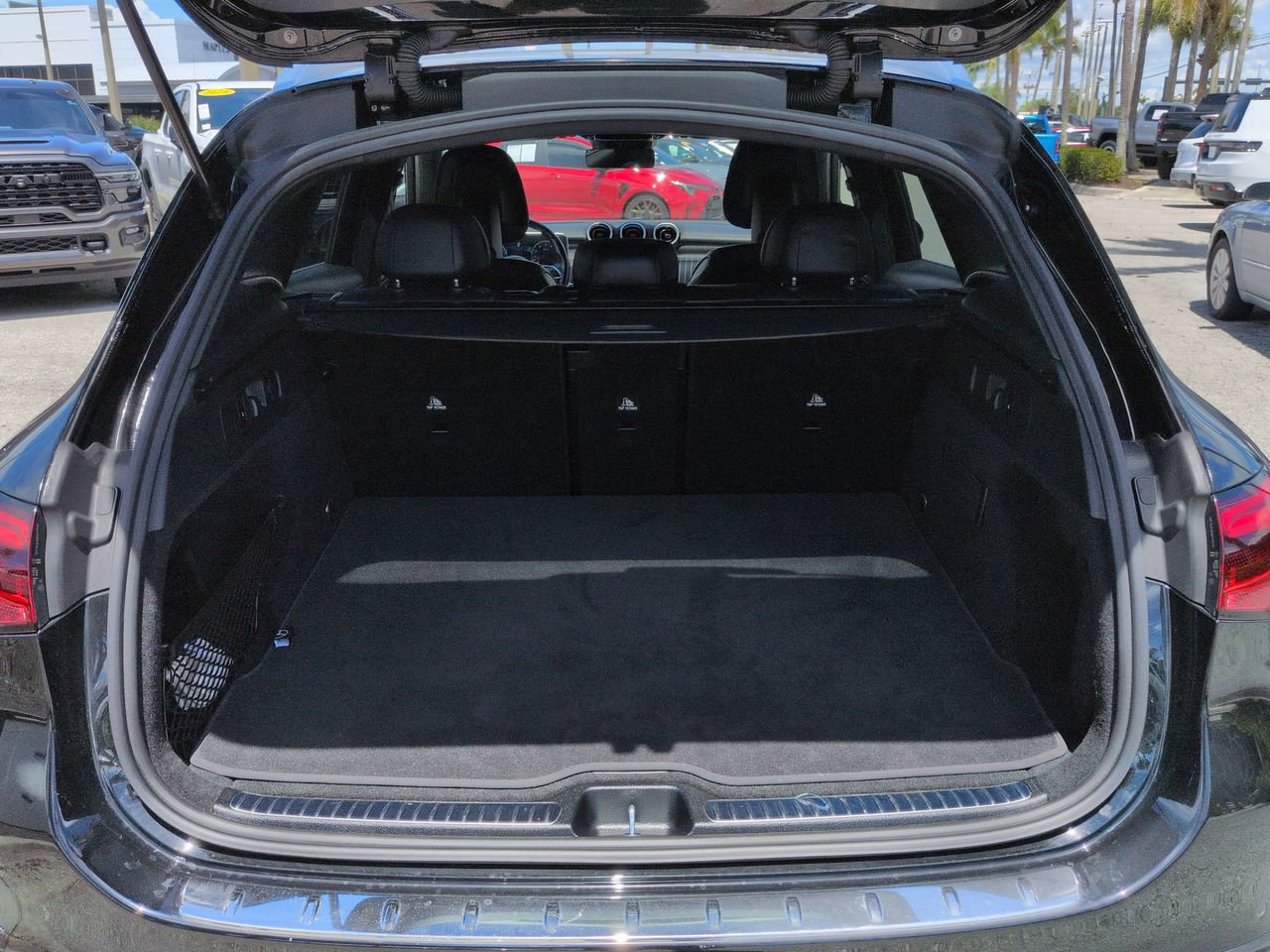 Used 2024 Mercedes-Benz GLC 300 image 13