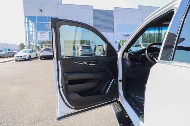 Used 2016 Cadillac Escalade Platinum image 32