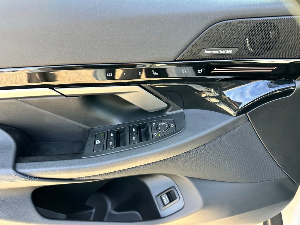 Used 2025 BMW 530i xDrive 530i xDrive w/ Premium Package image 16