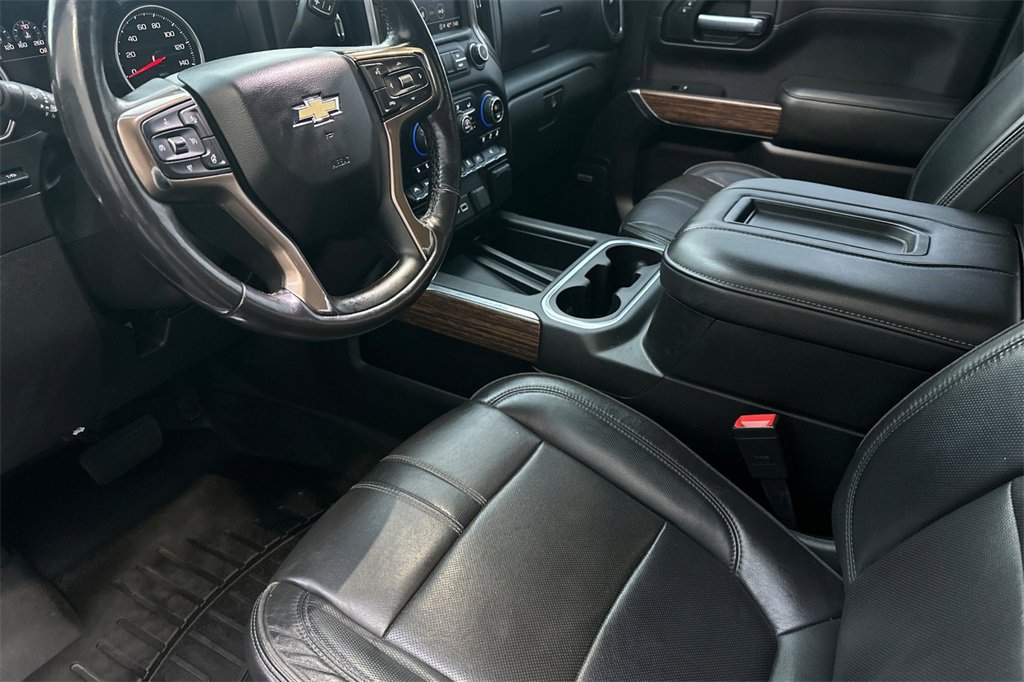 Used 2021 Chevrolet Silverado 1500 High Country w/ Technology Package image 11