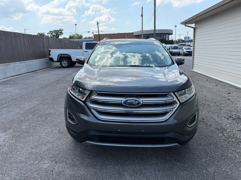 Used 2016 Ford Edge Titanium w/ Technology Package AWD/4WD image 4