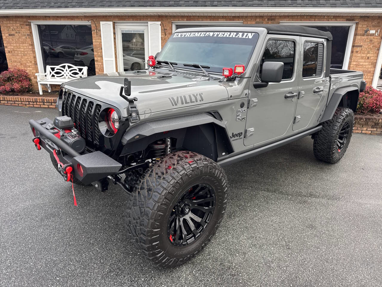 Used 2021 Jeep Gladiator Sport image 4