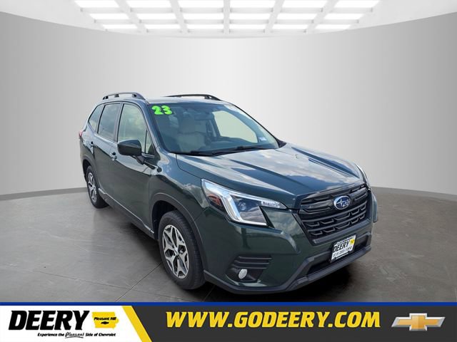 Used 2023 Subaru Forester Premium image 1