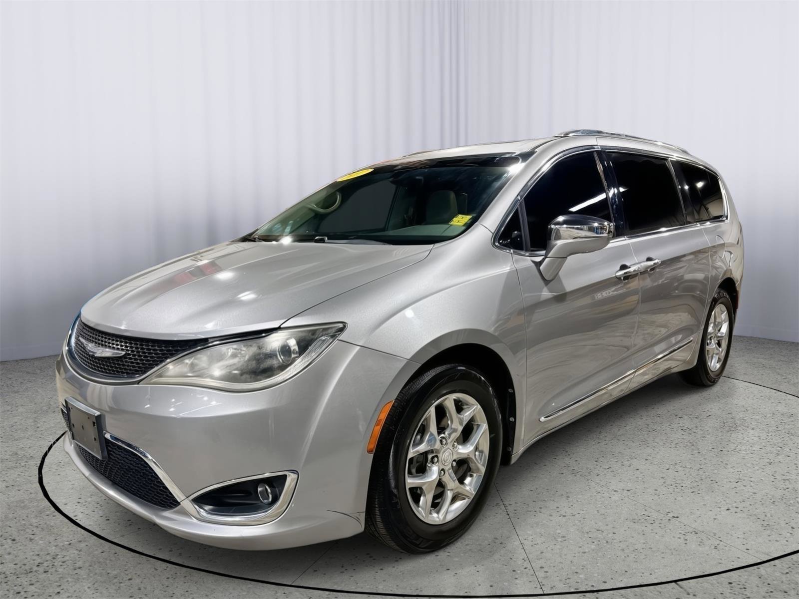 Used 2017 Chrysler Pacifica Limited w/ UConnect Theater Package image 12