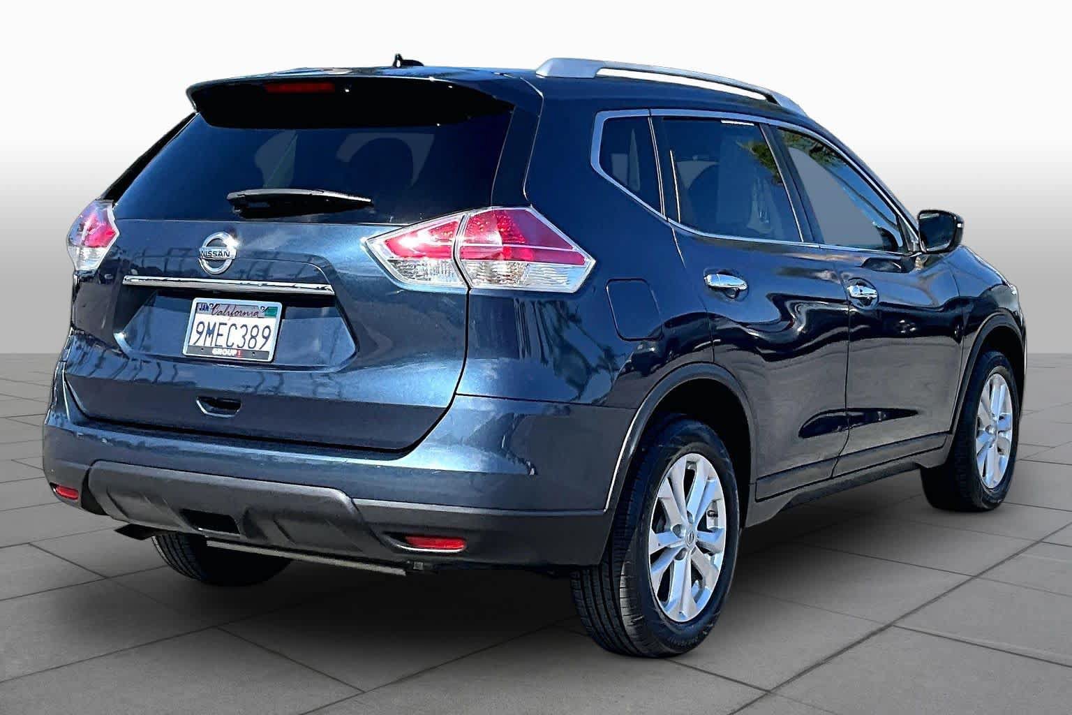 Used 2016 Nissan Rogue SV FWD image 11