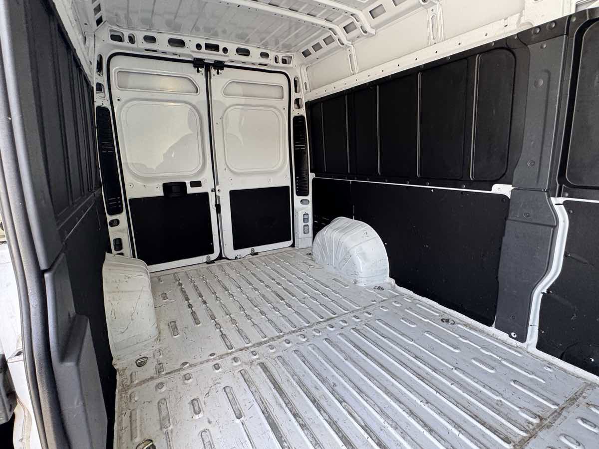 Used 2025 RAM ProMaster 2500 w/ Convenience Group FWD image 18