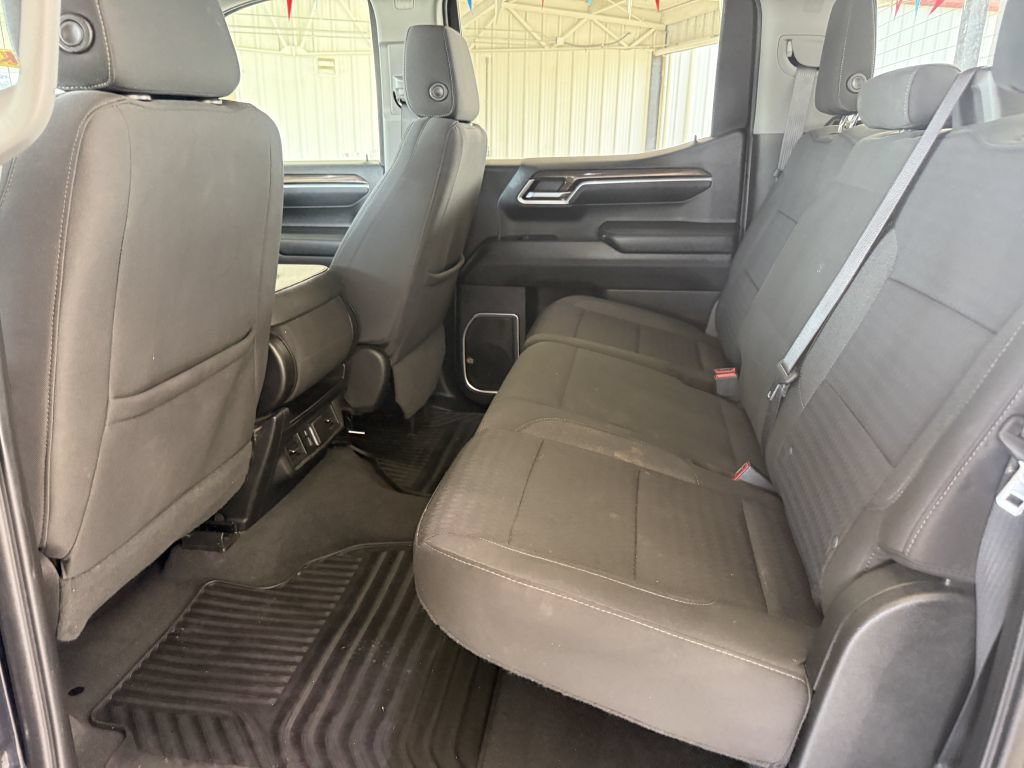 Used 2022 Chevrolet Silverado 1500 LT AWD/4WD image 31