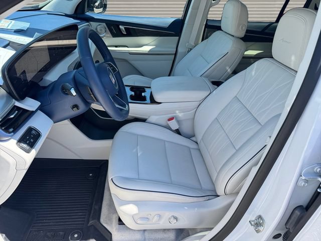 Used 2025 Buick Enclave Avenir AWD/4WD image 10