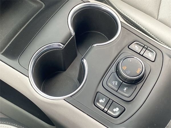 Used 2024 GMC Terrain SLT w/ LPO, Floor Liner Package image 39