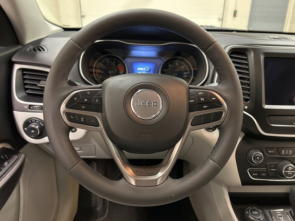 Used 2022 Jeep Cherokee Latitude Lux w/ Sun & Sound Group image 16