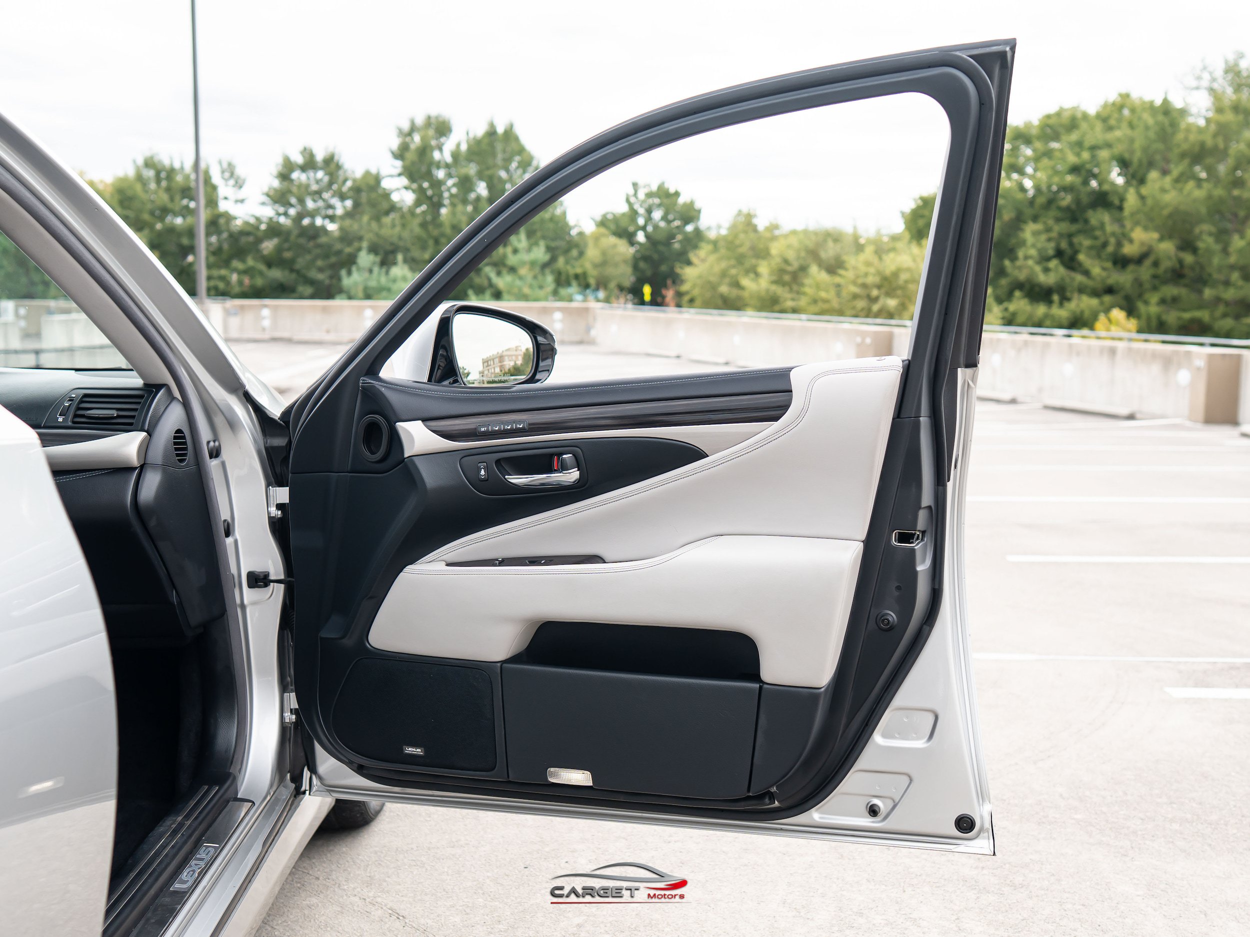 Used 2016 Lexus LS 460 AWD w/ Comfort Package image 43