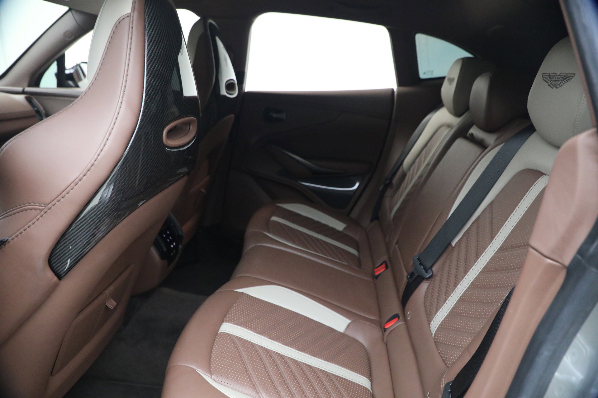 Used 2023 Aston Martin DBX 707 image 22