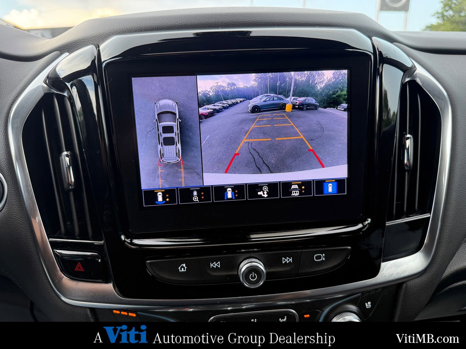 Used 2023 Chevrolet Traverse High Country image 35