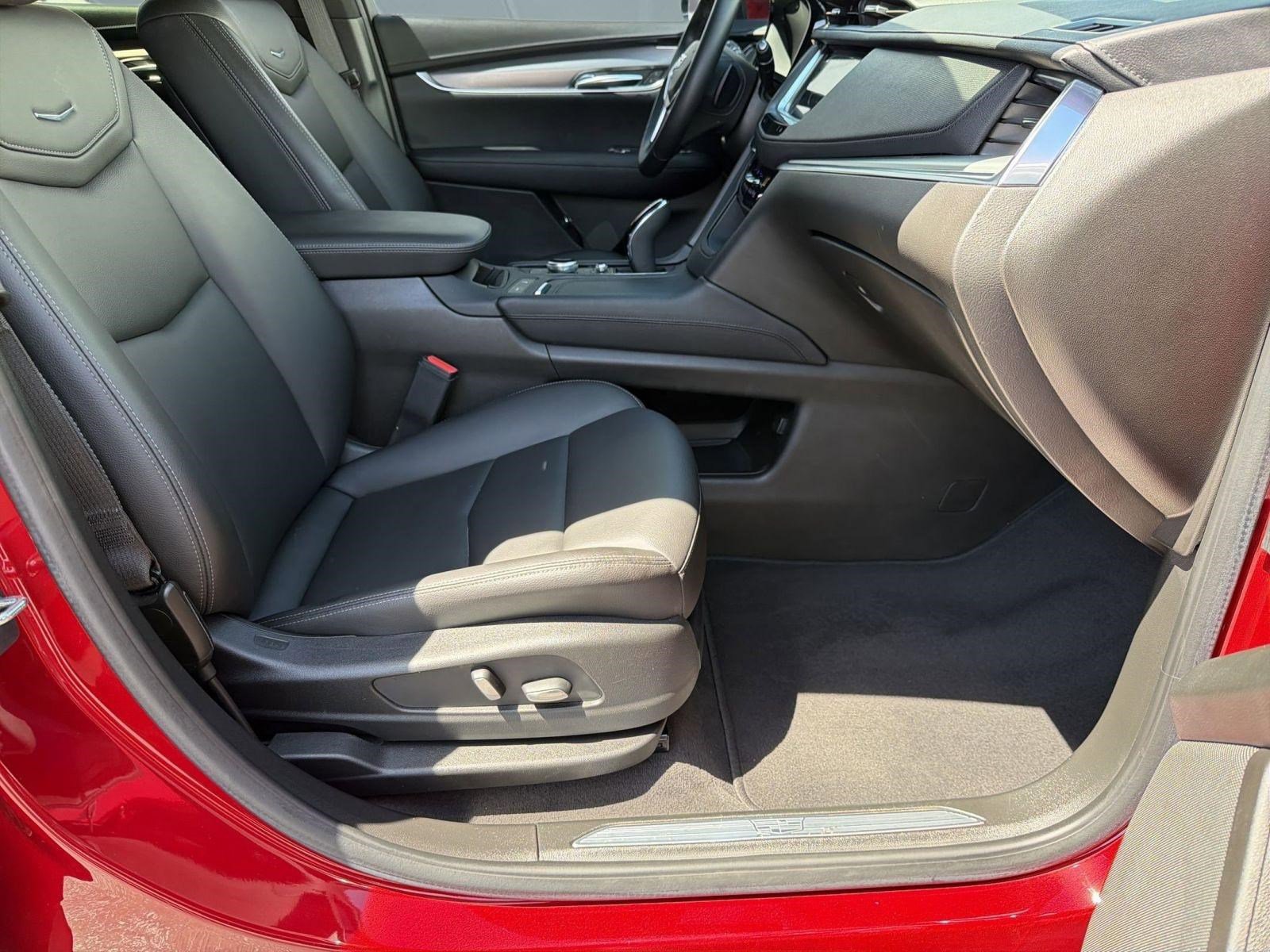Certified 2024 Cadillac XT5 Luxury w/ LPO, Floor Liner Package FWD image 28