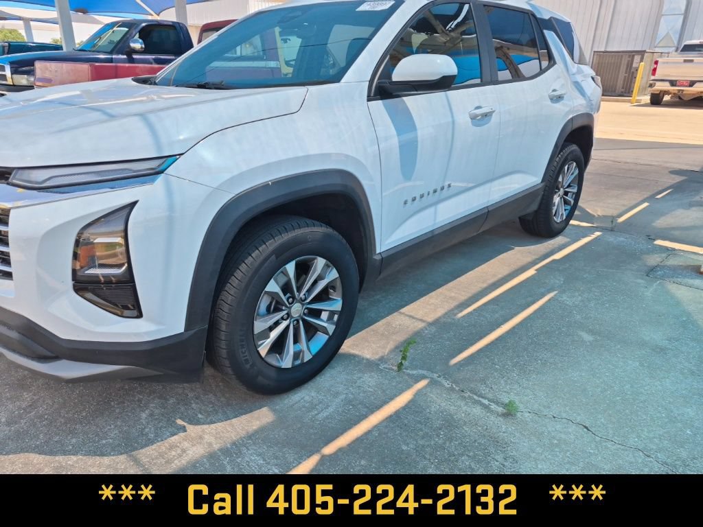 Used 2025 Chevrolet Equinox LT AWD/4WD image 2