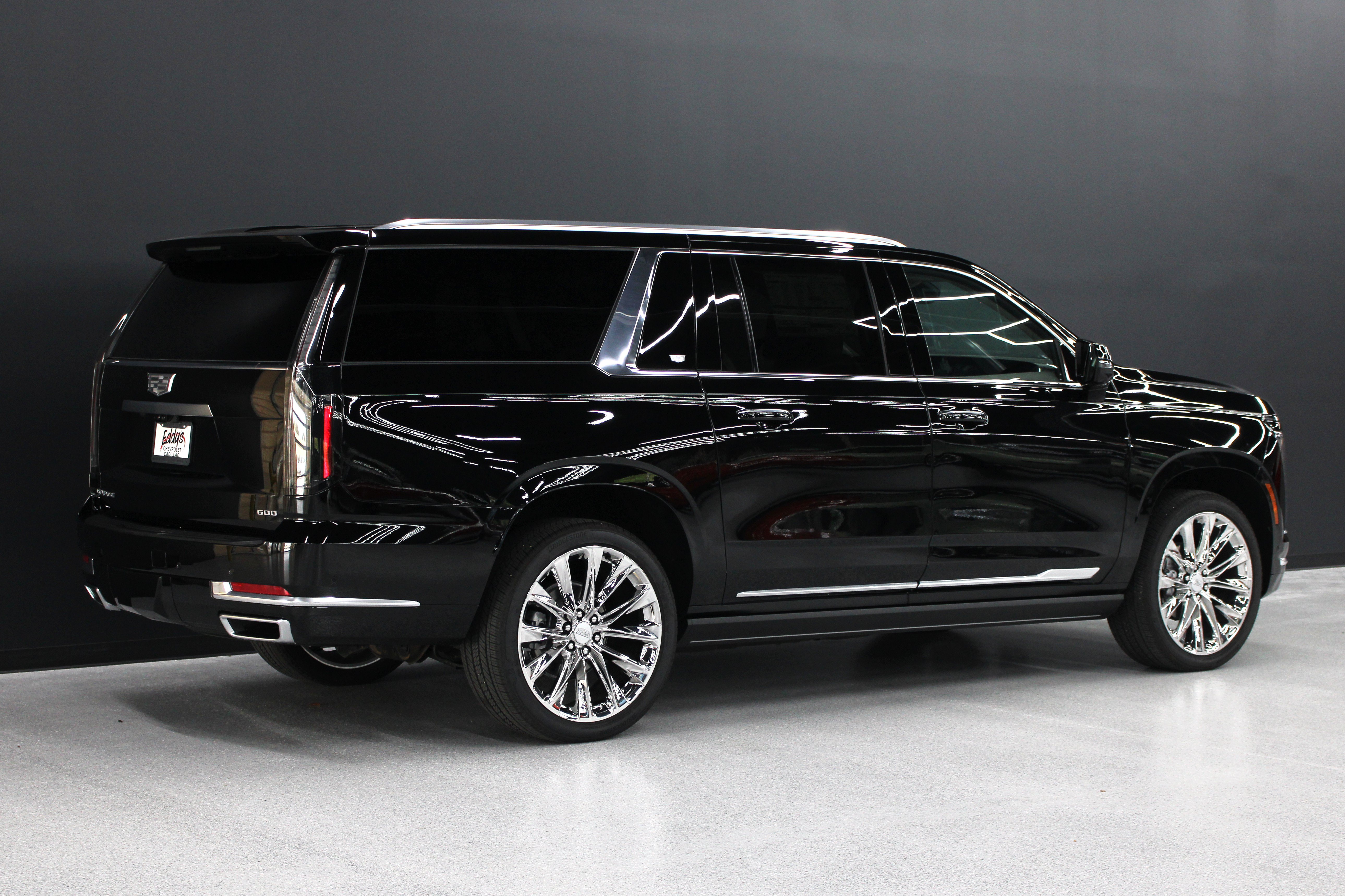 New 2026 Cadillac Escalade ESV Platinum Luxury w/ LPO, Radiant Package AWD/4WD image 3