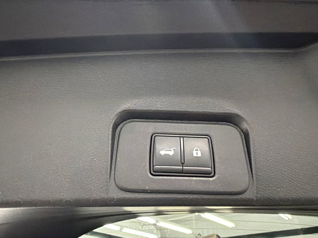 Used 2023 Nissan Rogue SV w/ SV Premium B Package image 20