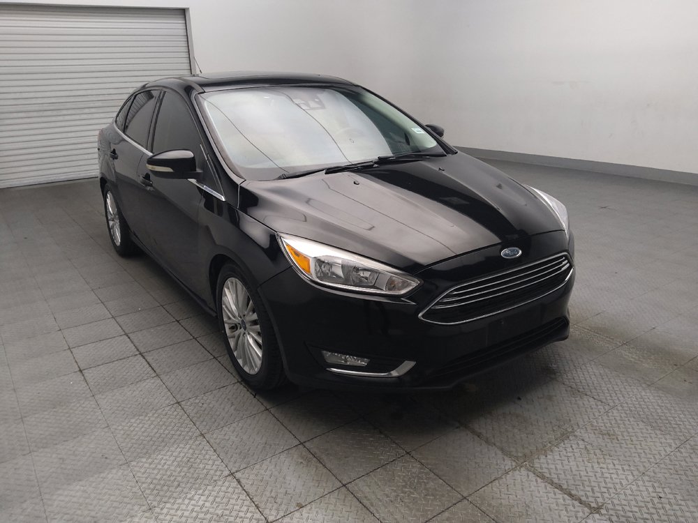 Used 2018 Ford Focus Titanium w/ Titanium Technology Package FWD image 13