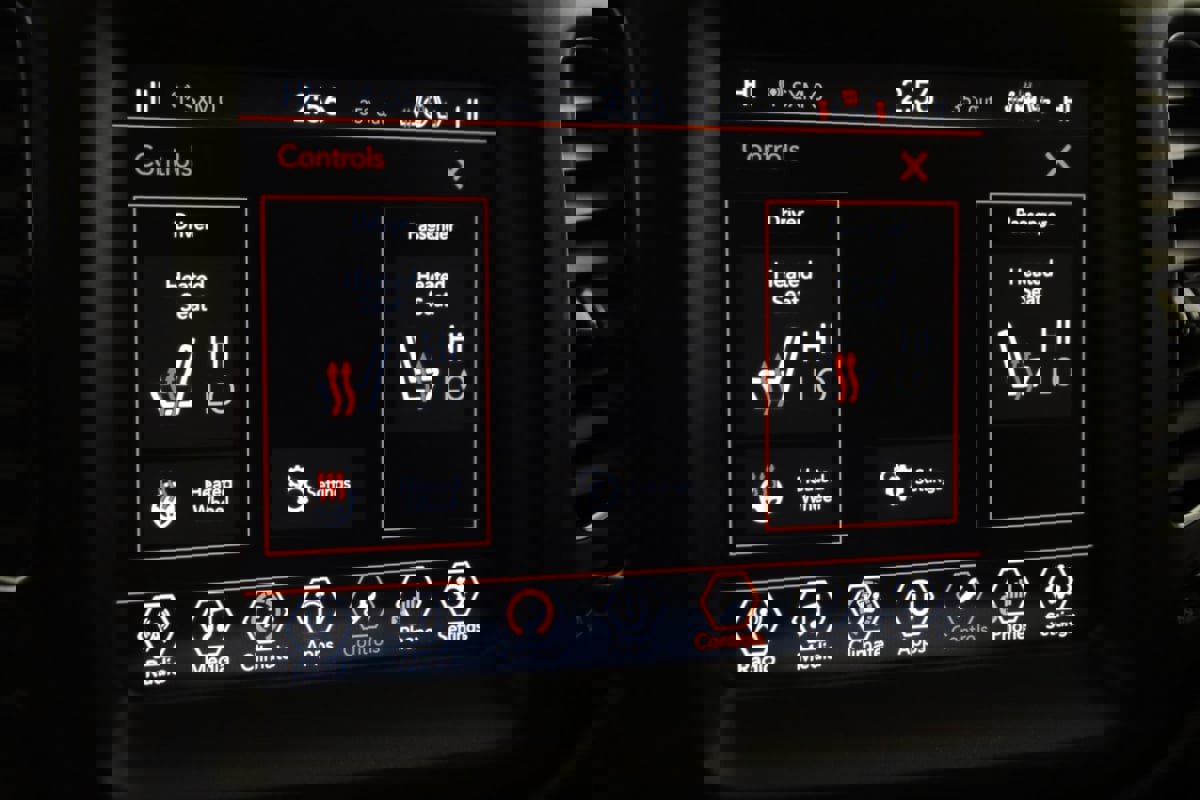 Used 2018 Jeep Compass Trailhawk w/ Safe & Security Group image 8