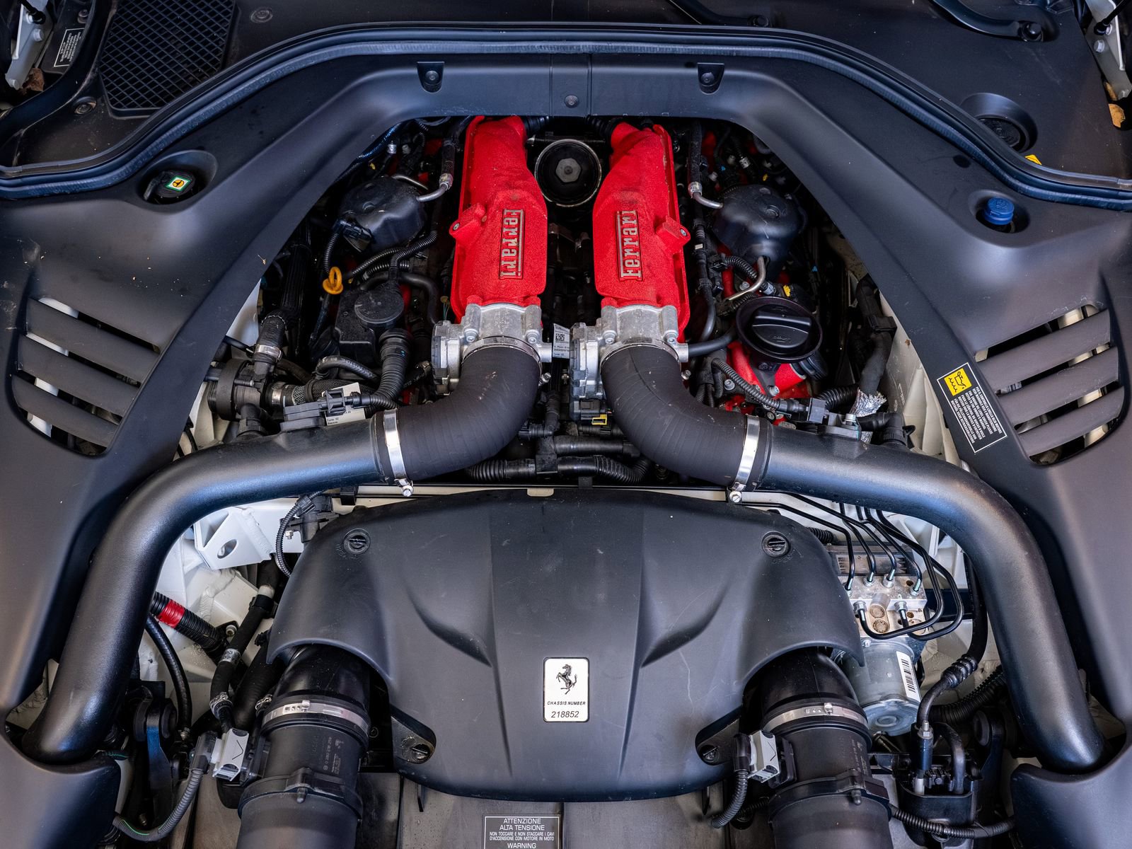 Used 2016 Ferrari California T image 27