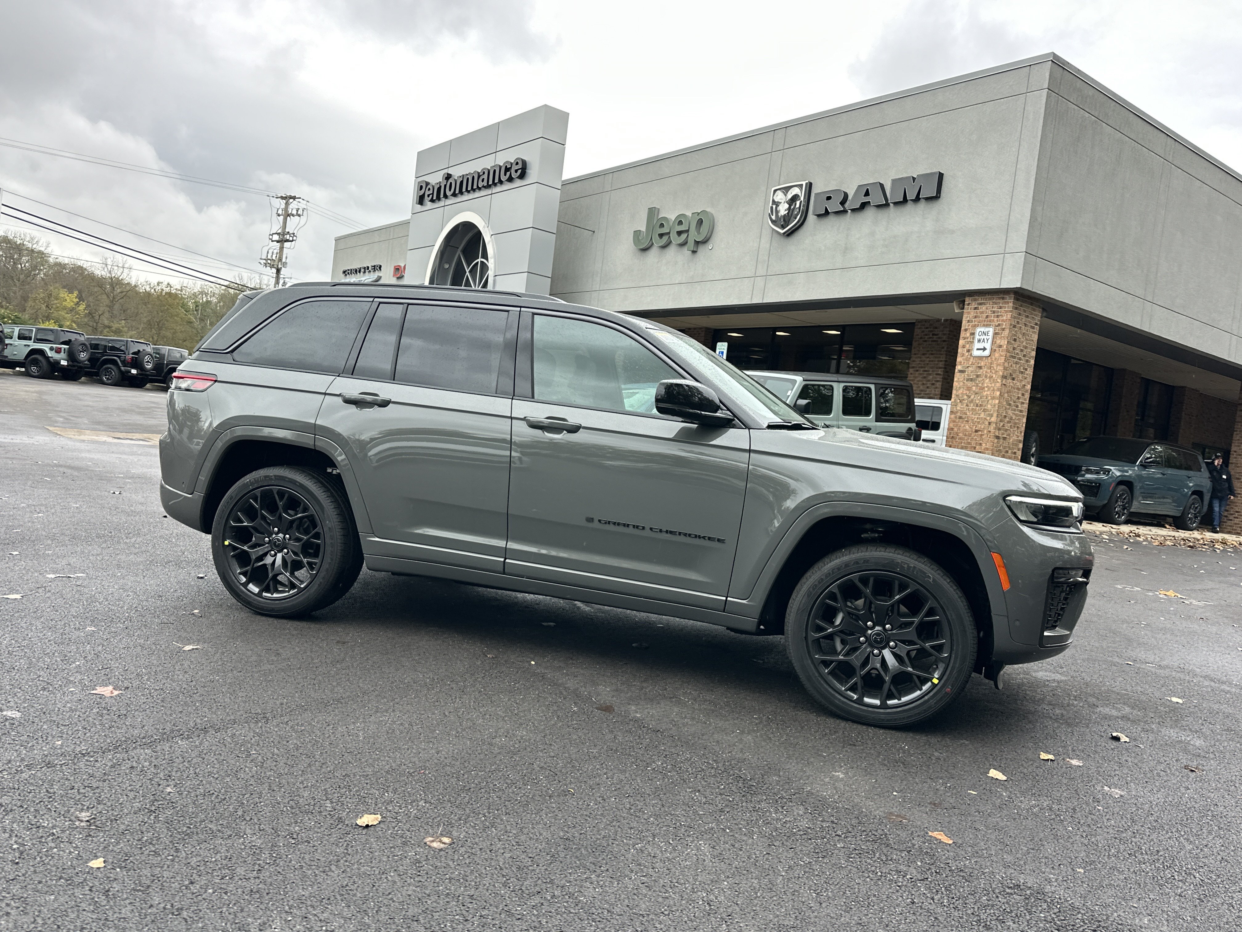 New 2027 Jeep Grand Cherokee Summit AWD/4WD image 19