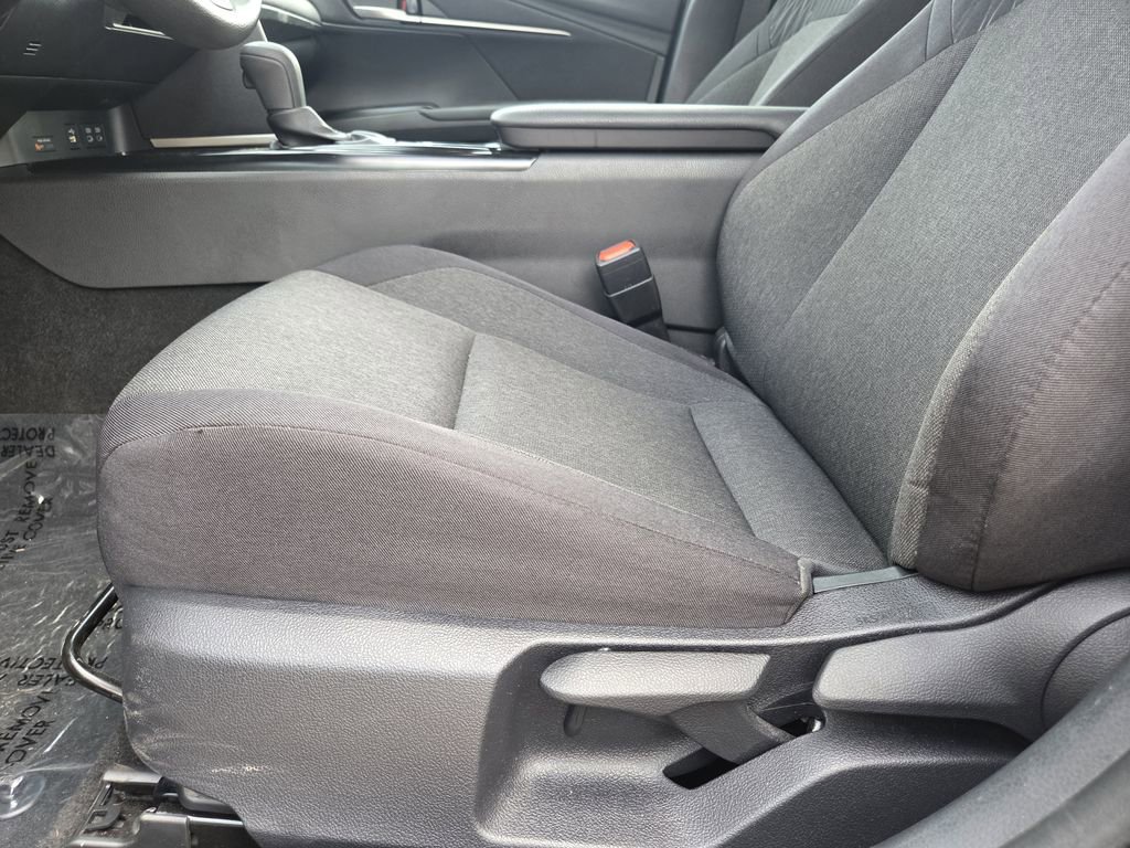 Used 2025 Toyota Camry LE image 16