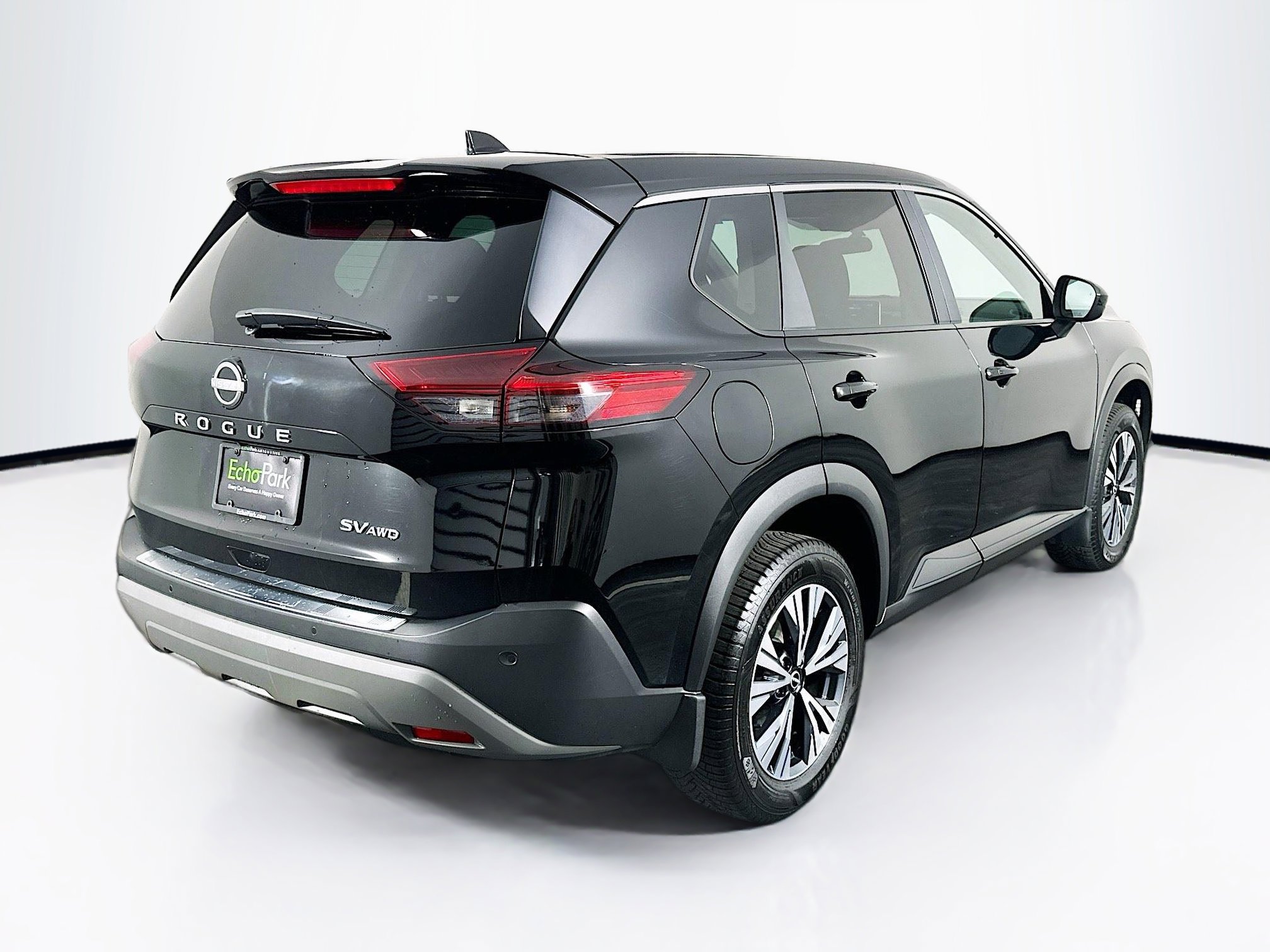 Used 2023 Nissan Rogue SV image 9