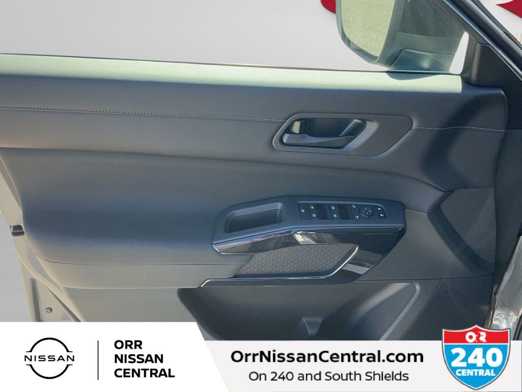 New 2026 Nissan Pathfinder SV image 16