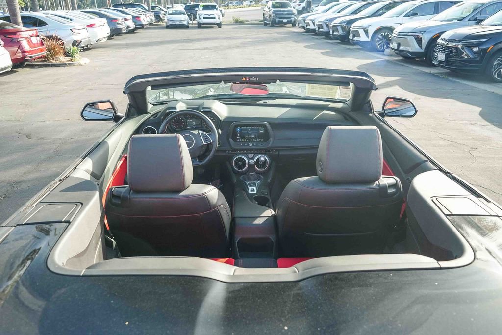 Used 2023 Chevrolet Camaro LT w/ Technology Package image 10