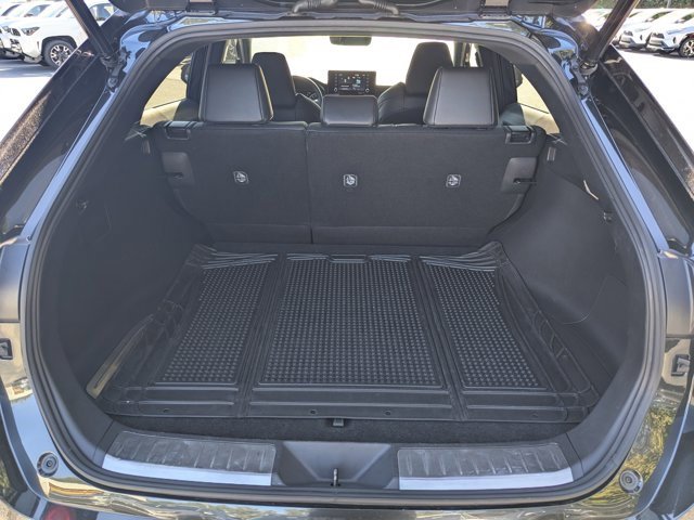 Used 2021 Toyota Venza XLE w/ Softex Package image 16