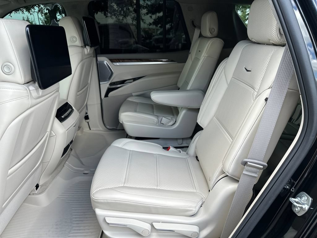 Used 2025 Cadillac Escalade Premium Luxury Platinum w/ LPO, Floor Liner Package AWD/4WD image 36