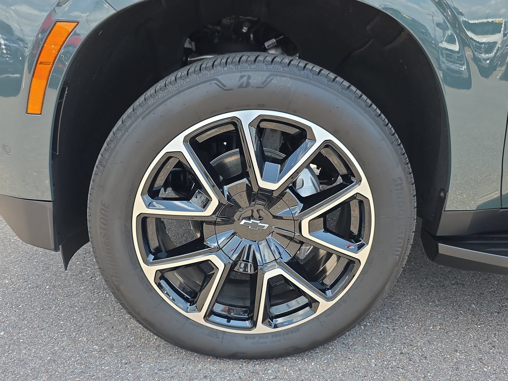 Used 2026 Chevrolet Suburban RST w/ Comfort Package RWD image 9