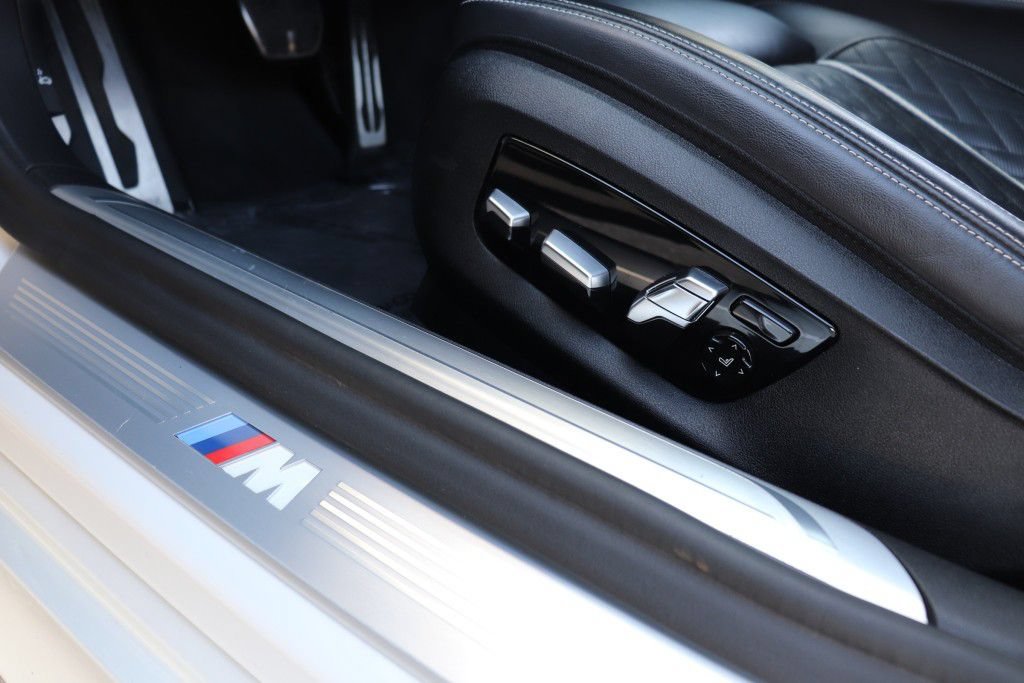 Used 2020 BMW 750i xDrive w/ Executive Package AWD/4WD image 18