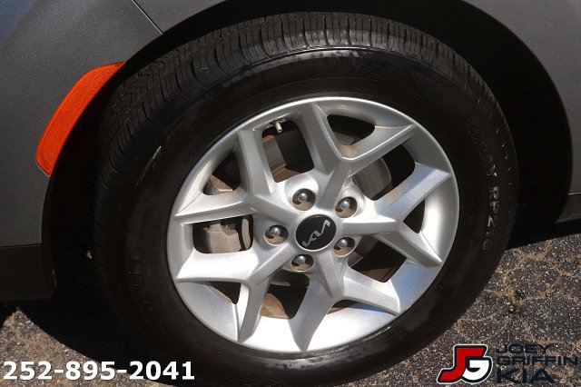 Certified 2024 Kia Soul LX w/ LX Technology Package FWD image 11