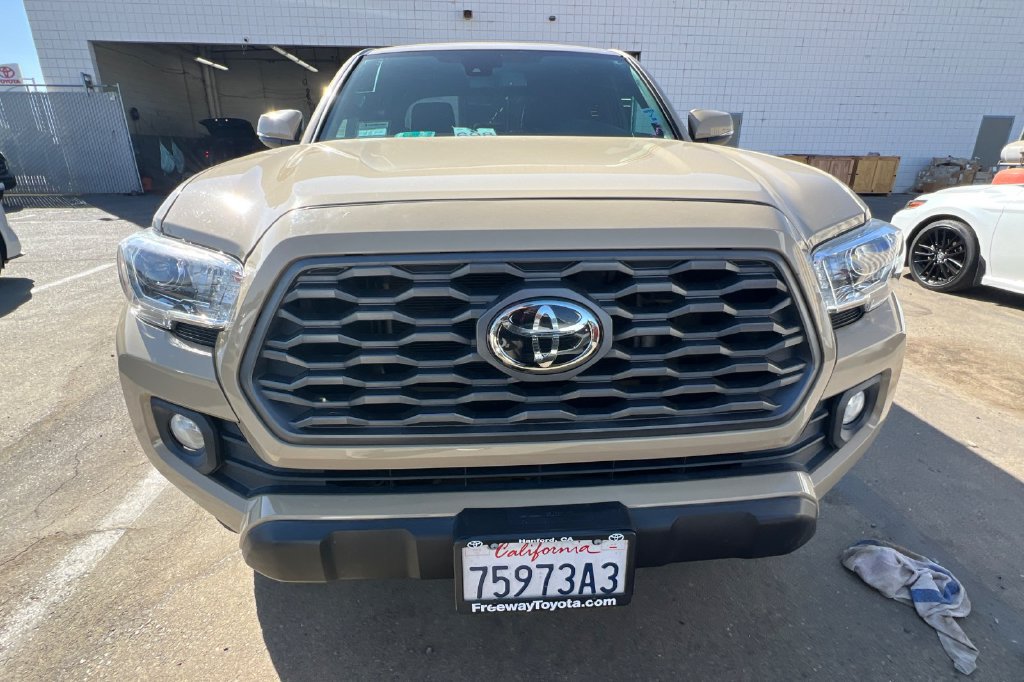 Certified 2020 Toyota Tacoma TRD Off-Road w/ Technology Package AWD/4WD image 3
