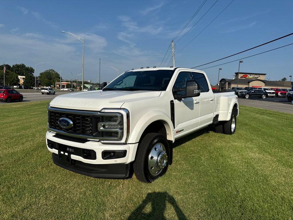 Used 2026 Ford F450 Platinum w/ FX4 Off-Road Package AWD/4WD image 3