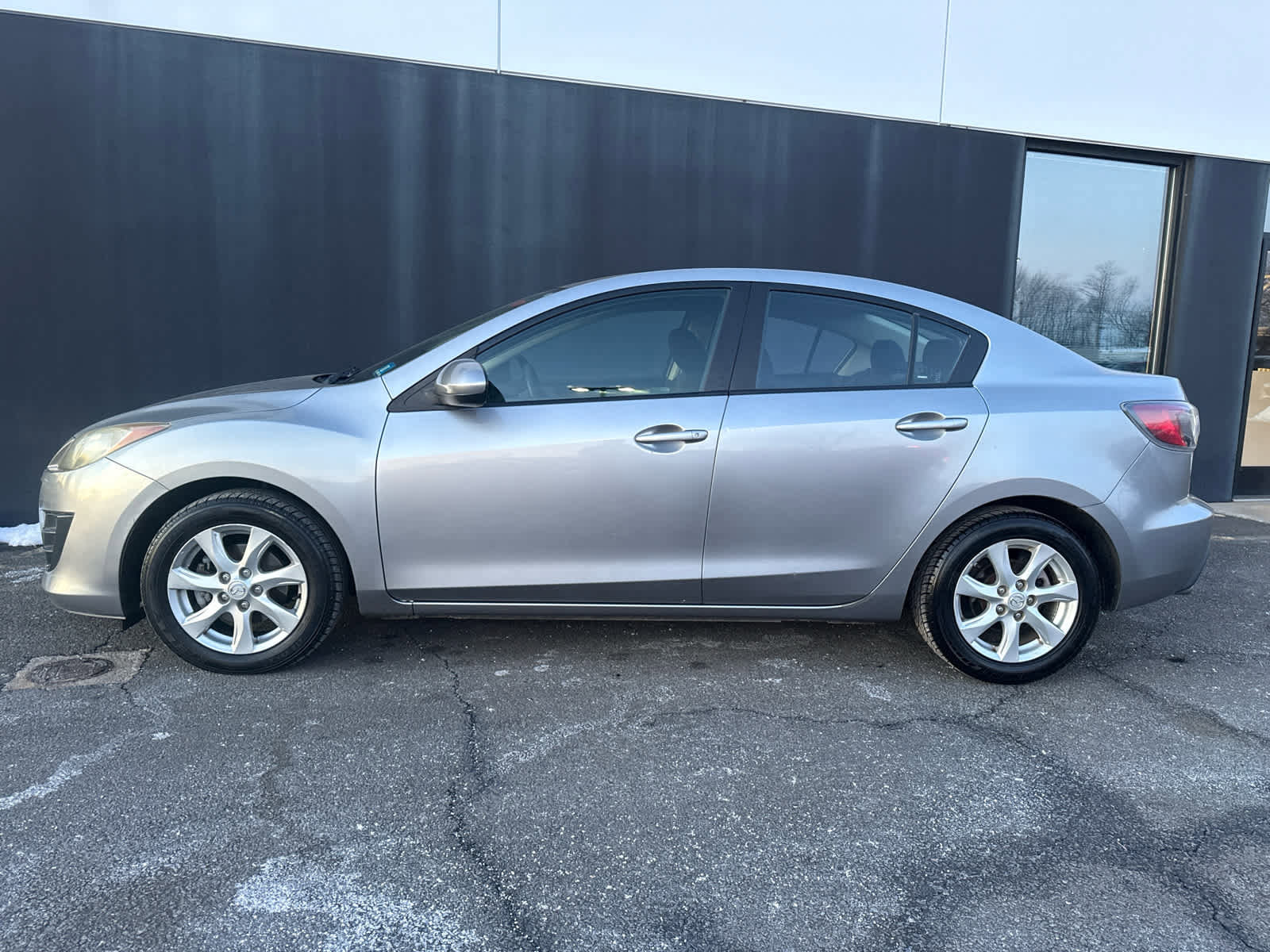 Used 2010 MAZDA MAZDA3 i Touring image 3