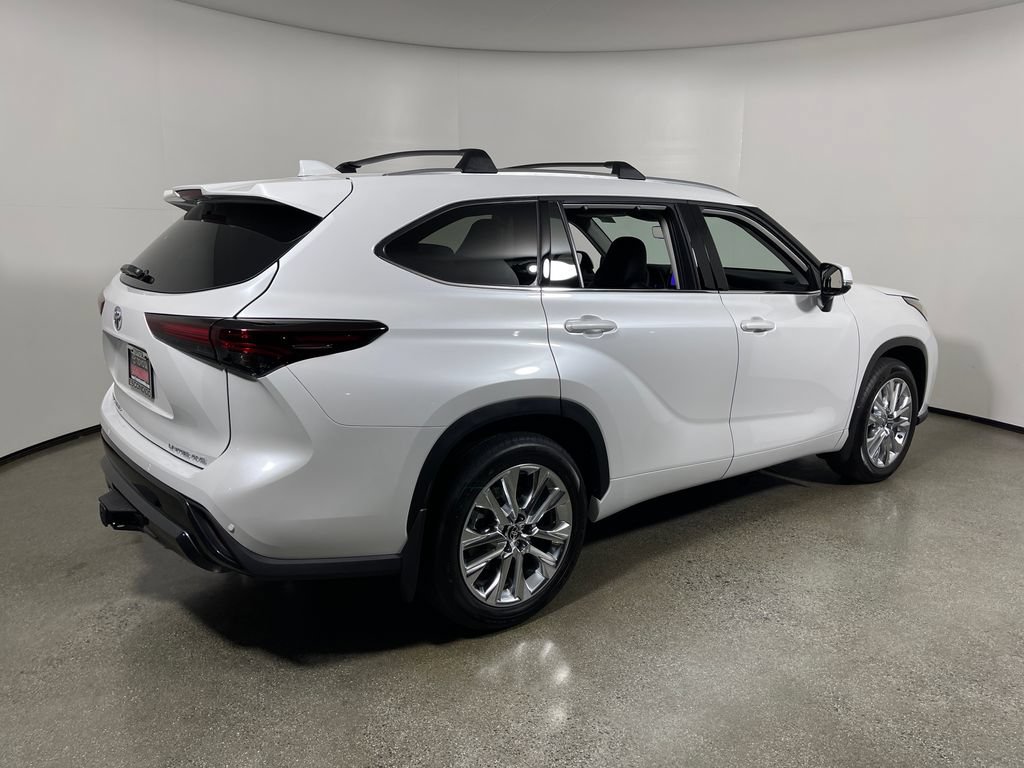 New 2026 Toyota Highlander Limited AWD/4WD image 3