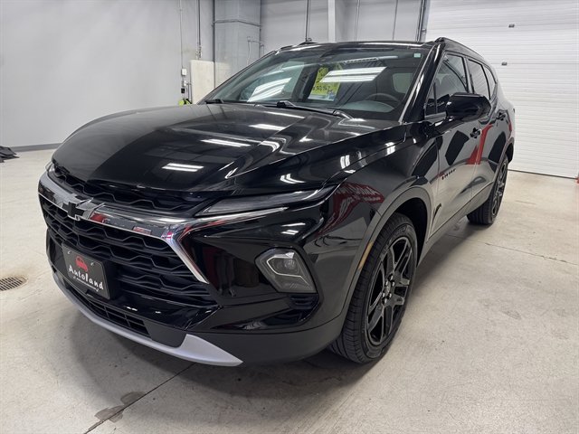 Used 2023 Chevrolet Blazer LT w/ Convenience Package AWD/4WD image 3