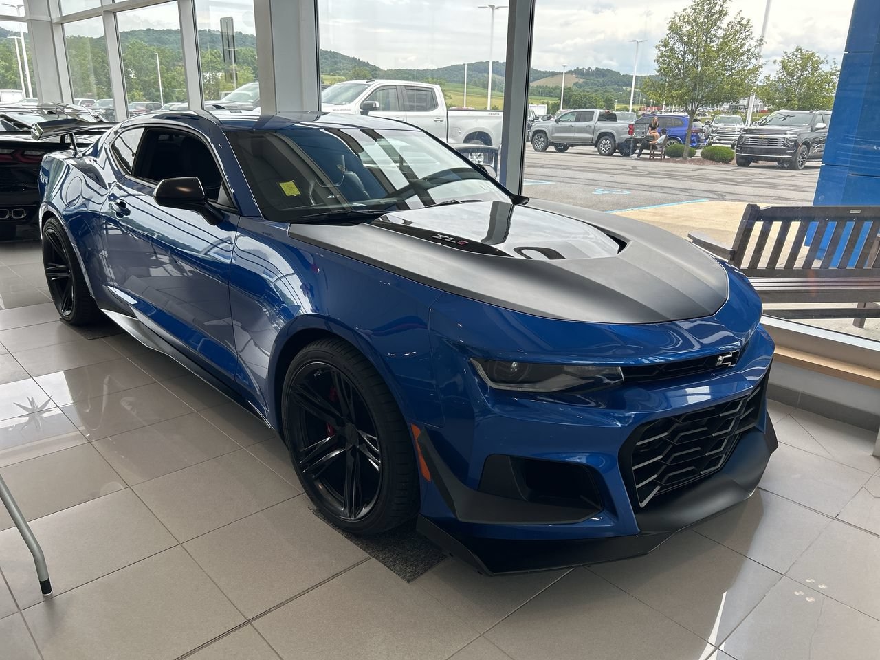 Used 2018 Chevrolet Camaro ZL1 RWD image 1