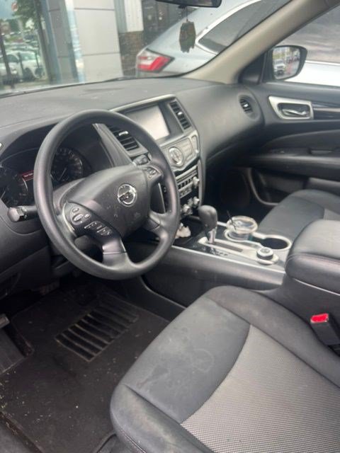 Used 2018 Nissan Pathfinder S AWD/4WD image 10