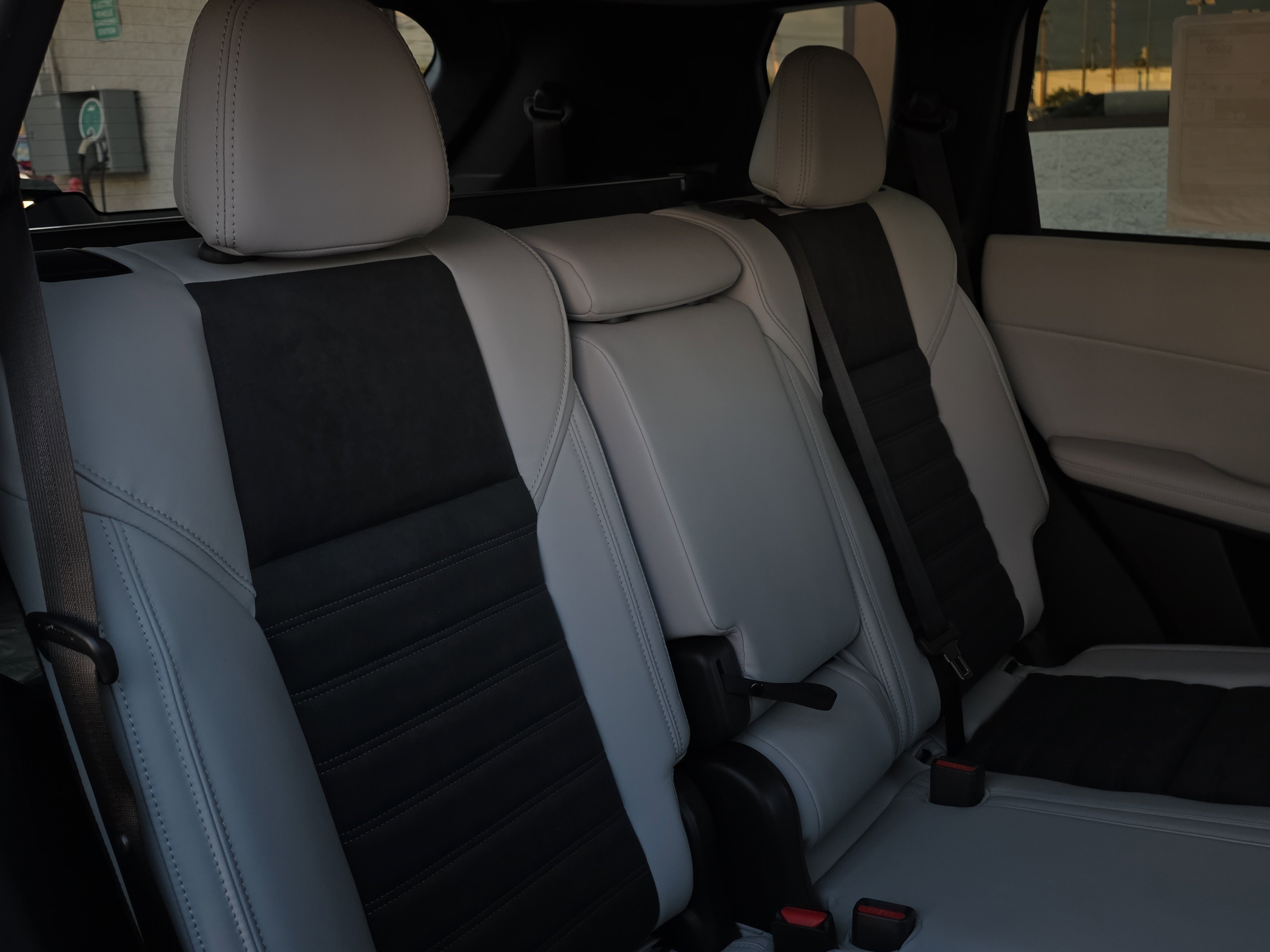 New 2025 Mitsubishi Outlander SE image 22