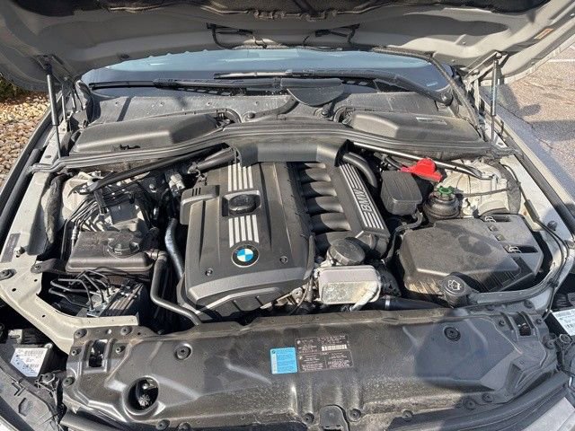 Used 2009 BMW 528i xDrive Sedan image 4