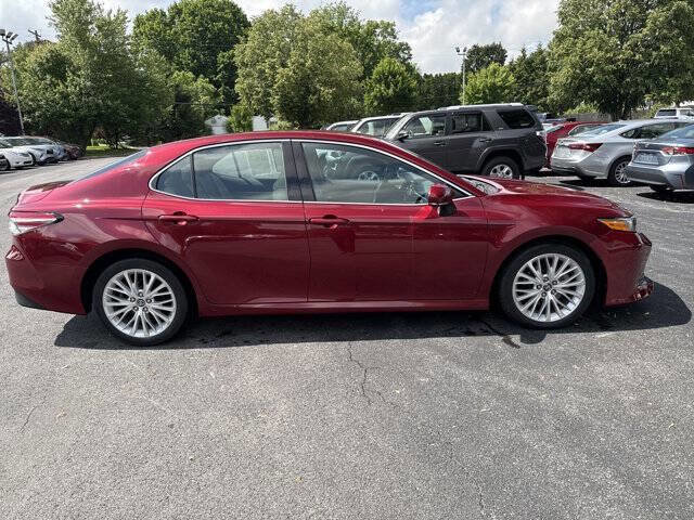 Used 2018 Toyota Camry XLE image 7