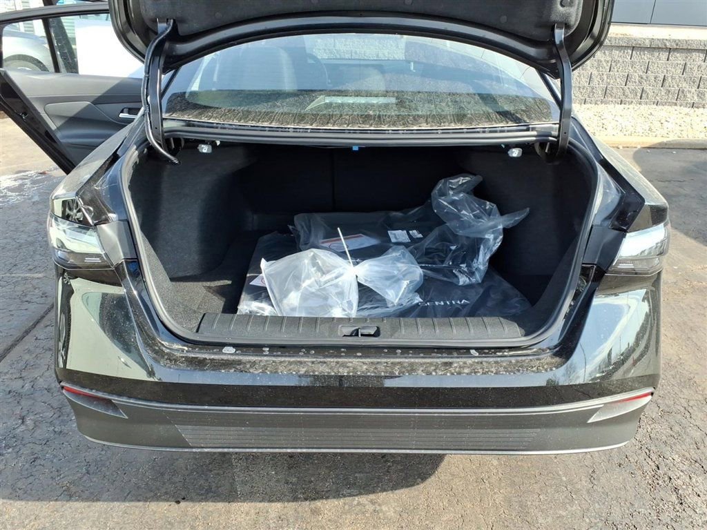 New 2026 Nissan Sentra SV image 9