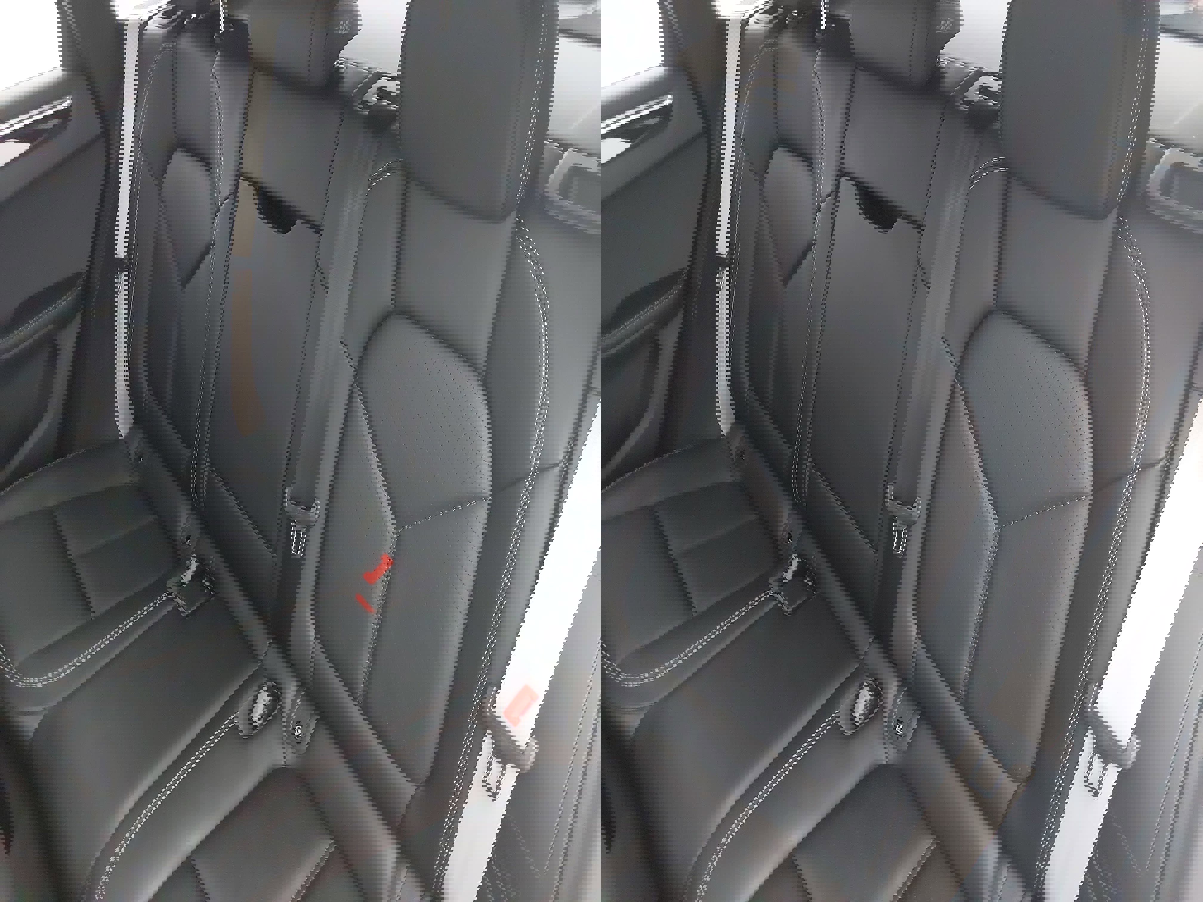 Certified 2024 Porsche Macan image 16